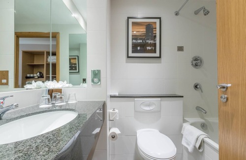 Grand Canal Dock Hotel | Clayton Hotel Cardiff Lane