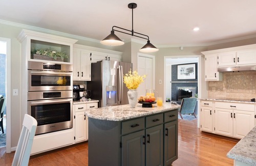 Clayton Casa | Clayton's Pickle - Enjoy Pickleball, Hot Tub, Fire Pit, 3 King Beds, Hammocks