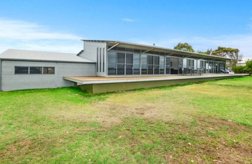 Alexandrina Casa | Clayton Shore - Waterfront on 10 acres - Family friendly - Wifi