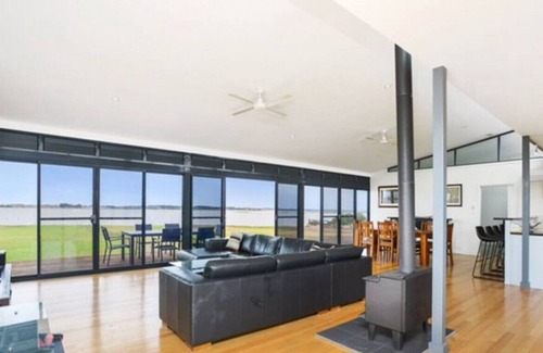 Alexandrina Casa | Clayton Shore - Waterfront on 10 acres - Family friendly - Wifi