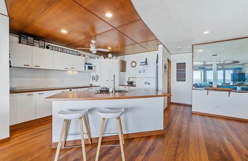 Point Lookout Apartamento | Claytons 10 | 4 bed, 2 bath, Cylinder beachfront
