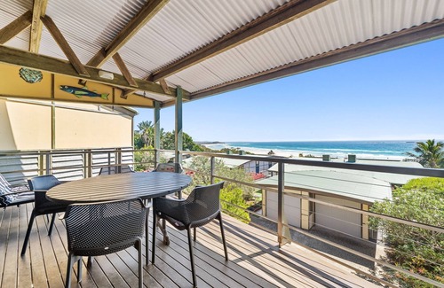 Point Lookout Apartamento | Claytons 10 | 4 bed, 2 bath, Cylinder beachfront