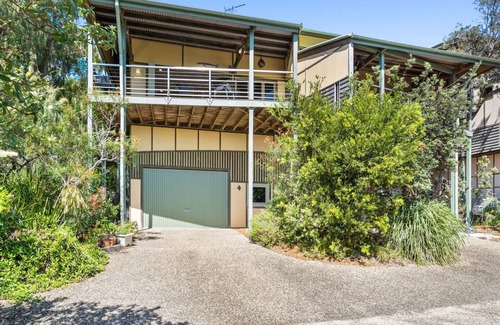 Point Lookout Apartamento | Claytons 10 | 4 bed, 2 bath, Cylinder beachfront