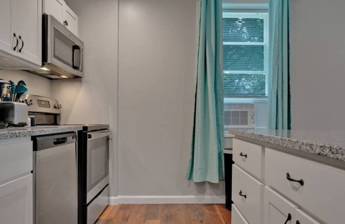 Gorham Apartamento | Clean 1BD | Quiet | Long Term Friendly