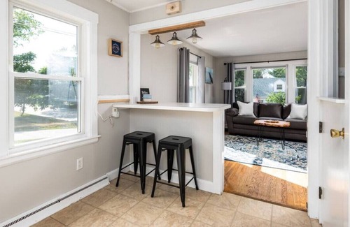 South Portland Casa | CLEAN 3 BD | 2 MILES TO CITY CENTER & PORTLAND