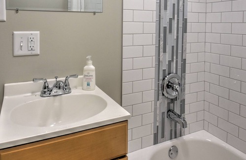 Gary Casa | Clean and Comfortable Ranch near 80/94/65 Refinery