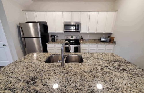 St. Andrews Casa | Clean and comfortable townhome with parking in Columbia