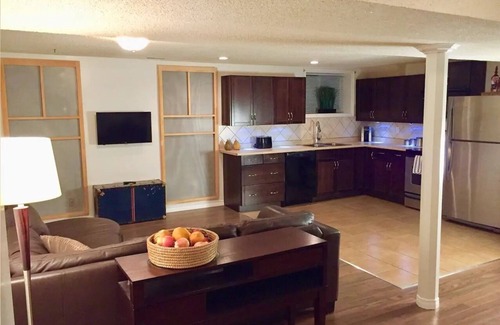Midnapore Apartamento | Limpio y acogedor: 2 baños privados / 2 baños completos Suite privada GRAN PISO Lavandería Cocina completa