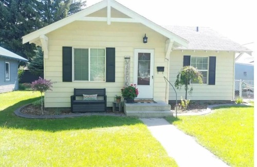 Rupert Casa | Clean and cozy 3 bdrm one bath home in the heart of Rupert.