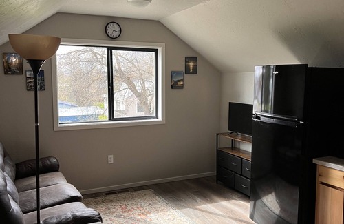 Ronan Apartamento | Clean and Cozy; convenient to local wedding venues and Flathead Lake.