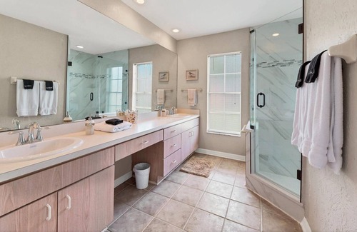 Valrico Casa | Clean and Cozy Family Home - 2 Kings - Coffee Bar