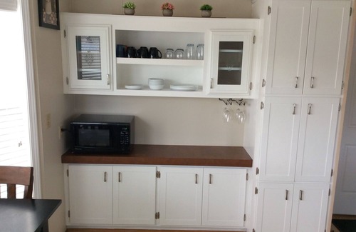 Stanley Casa | Clean and Cozy Home Away from Home!