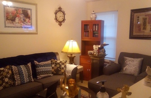 Champaign Apartamento | Clean and cozy one bedroom one bath apartment in Champaign Il