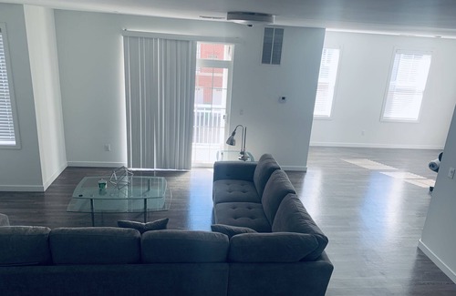 Bayonne Casa | Clean and Cozy