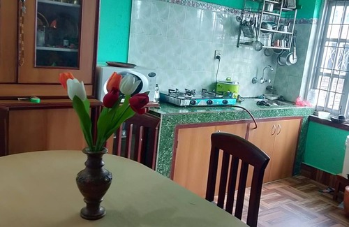 Thimi Casa | villa limpia y verde