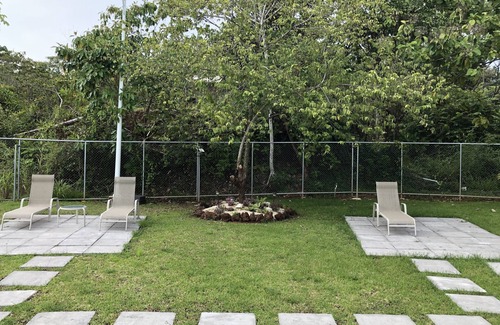 Esterillos Este Condominio | Condominio limpio y seguro, a solo pasos del océano con piscina y cerca de todo