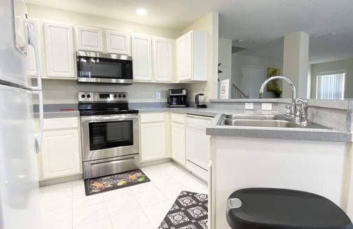 Kissimmee Villa | Clean and serene 4 bedroom 2.5 bath with Pool near Orlando attractions