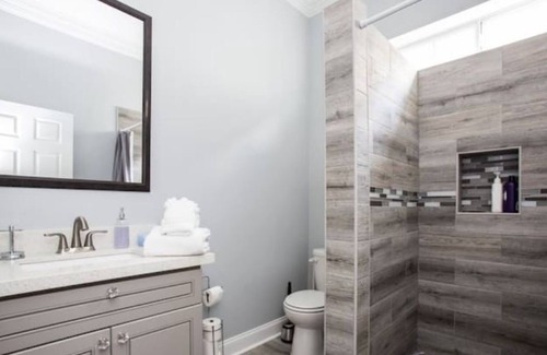 Faubourg Delassize Casa | Clean and spacious home w/ incredible kitchen. Walk to Garden District!