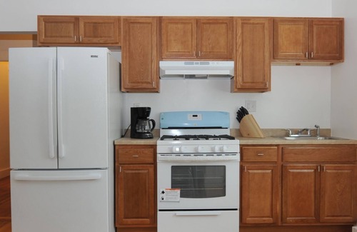 Somerville Apartamento | Apt cerca de Boston / Cambridge, Harvard, MIT con estacionamiento - ¡Excelentes comentarios!