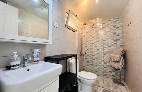 Aguas Buenas Apartamento | Clean & Comfortable 2-bedroom apartment in Aguas Buenas with AC