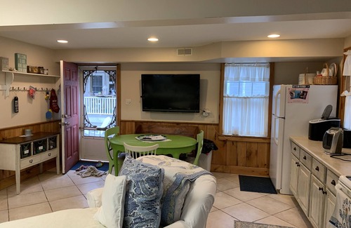 Sea Isle City Cabaña | Clean, Comfortable Cottage by the Sea