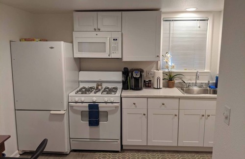 Santa Rosa Cabaña | Clean Comfy Cottage Downtown