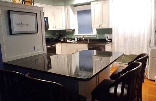 Newport Apartamento | Alquiler amueblado recientemente renovado ubicado en el centro para 4 personas. Aparcamiento en la calle