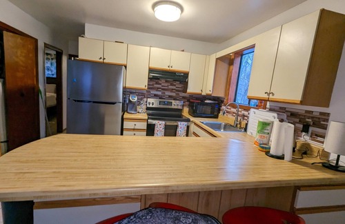 Tobyhanna Chalet De Esquí | Clean, comfy & quiet Poconos Chalet