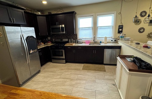 Linden Apartamento | Clean comfy smoke friendly 2 bedroom stay