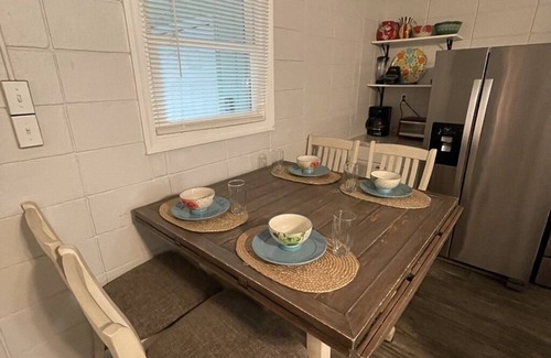 Crescent Beach Cabaña | Clean, cozy beach cottage/pets ok