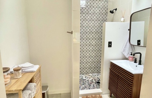 Barelas Casa | Clean, cozy, adorable, adobe bungalow close to everything.