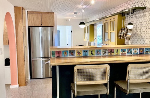 Barelas Casa | Clean, cozy, adorable, adobe bungalow close to everything.
