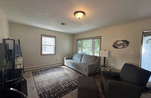 Bismarck Apartamento | Clean & Cozy Spacious Apartment