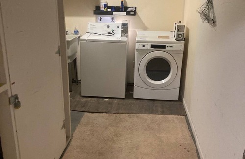 Southwyck Apartamento | Clean & cozy studio in Hawthorne Hills SW suburban Toledo