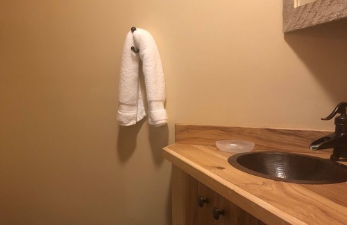 Stevensville Cabina | Clean, @ End-of-the-Road, Peaceful and Relaxing