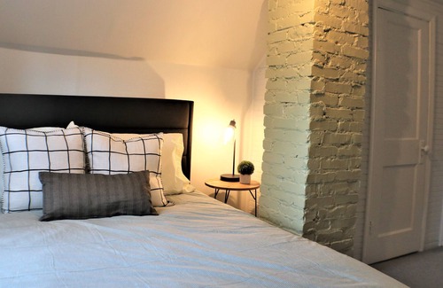 Lansing Casa | Clean + Freshly Remodeled Home