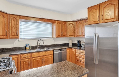 Lansing Casa | Clean + Freshly Remodeled Home