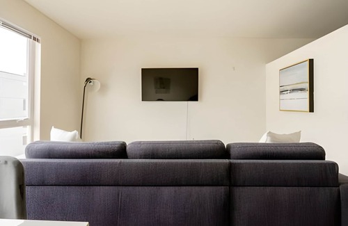 Downtown Apartamento | Clean+Modern 1BR in Redmond 4 | FastWifi | Gym
