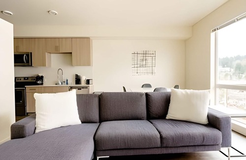 Downtown Apartamento | Clean+Modern 1BR in Redmond 4 | FastWifi | Gym