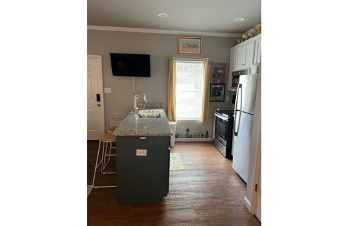 Valdosta Casa | Clean Modern Deco Apt 1 BR 1 Bath Near Everything