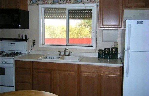 Apache Junction Casa | Clean, quiet home Apache Junction Available Apr 7th 2025 thru Nov 25 2025