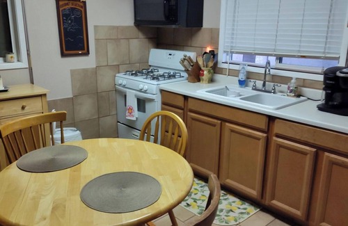 Apache Junction Casa | Clean, quiet home Apache Junction Available Apr 7th 2025 thru Nov 25 2025