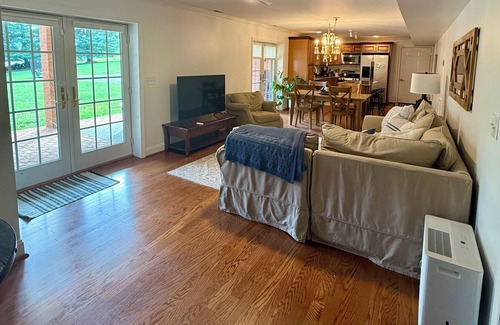 Christiansburg Apartamento | Clean, Recently Renovated Basement Studio Apartment