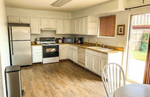 Lubbock Casa | ★Clean&Spacious★ 3BR/2.5BA ★Near TTU/UMC/CNTRL LBK