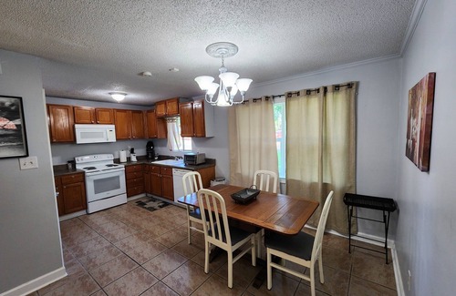 Kreole Casa | Clean, Spacious, 3BR 2BA, Handicap Access