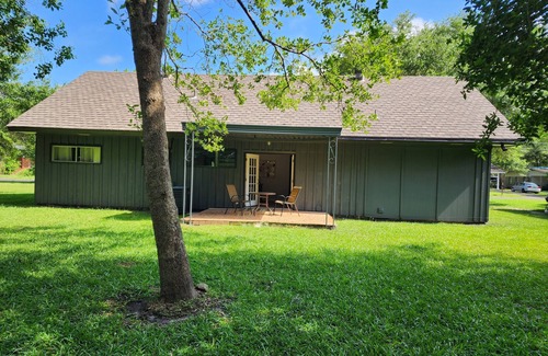 Kreole Casa | Clean, Spacious, 3BR 2BA, Handicap Access