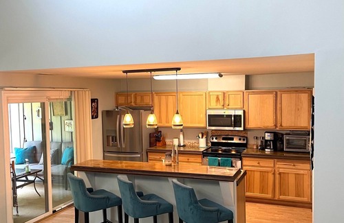 Clyde Casa | Clean, spacious Townhome with GREAT location close to many attractions!