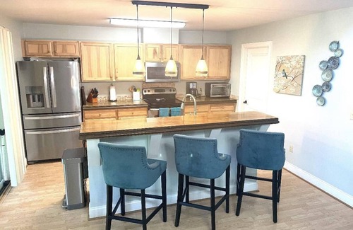 Clyde Casa | Clean, spacious Townhome with GREAT location close to many attractions!
