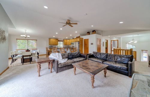 Tahoe Paradise Cabina | Clean Spacious 3 Bed Nash Family Cabin. 2300sq/ft