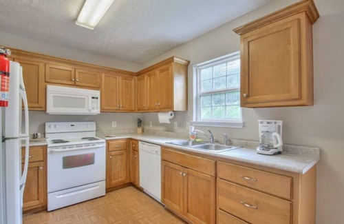 Smyrna Casa | Clear Circle- Modern 3/2.5 near everything! Smryna- Off I-24!